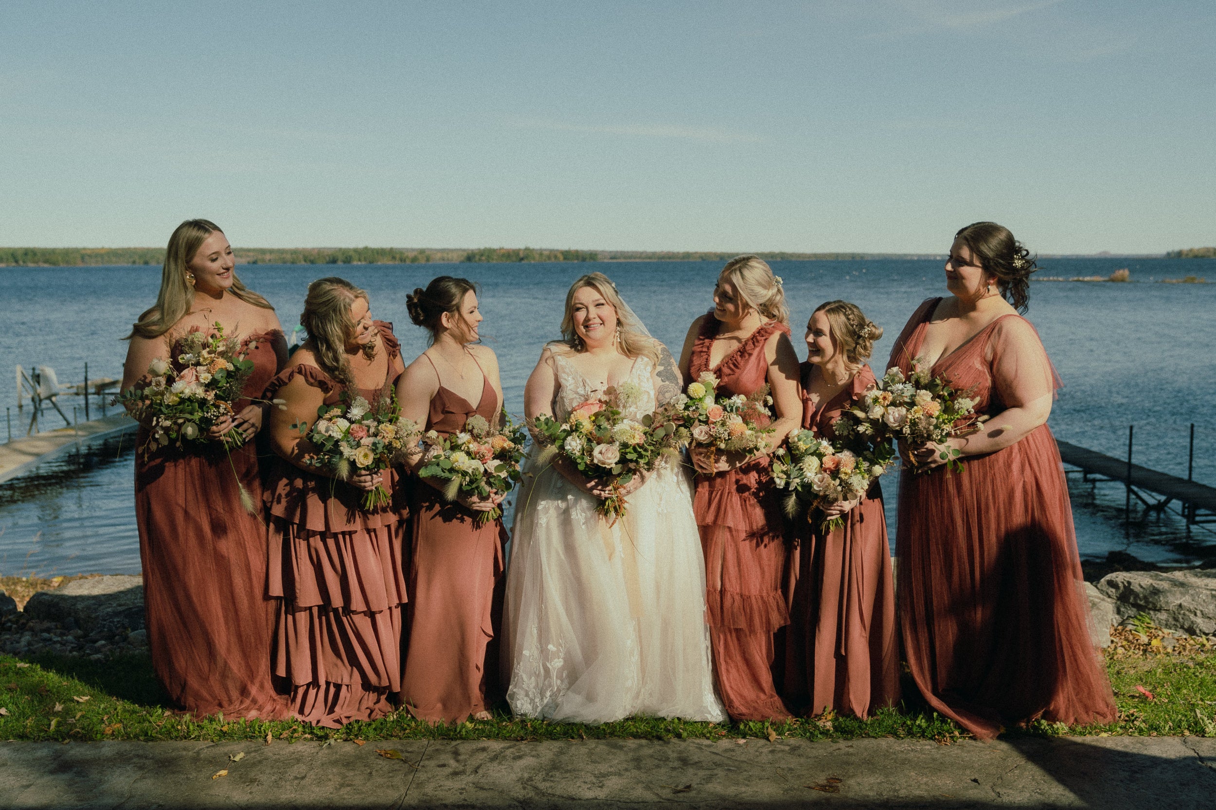 files/Bridal_Party_Holding_Bouquets.jpg